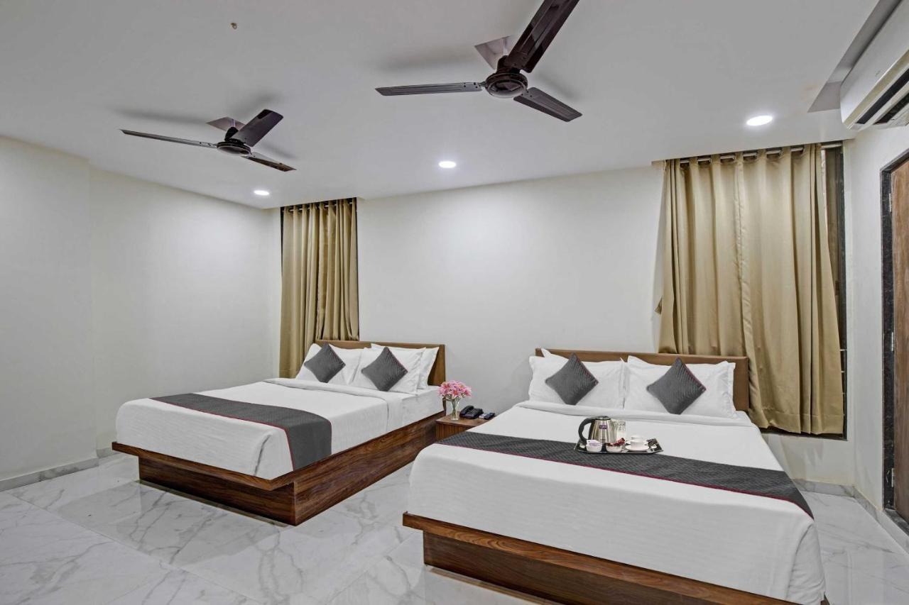Collection O Infini Palace Surat Dış mekan fotoğraf