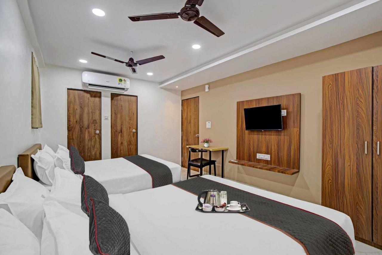 Collection O Infini Palace Surat Dış mekan fotoğraf
